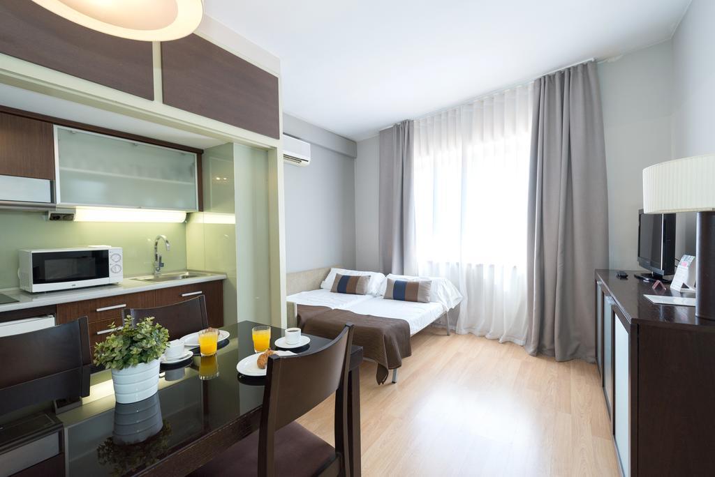 Senator Barcelona Apartments מראה חיצוני תמונה